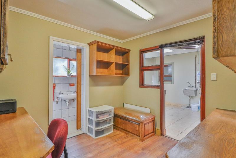 5 Bedroom Property for Sale in Linkside Western Cape